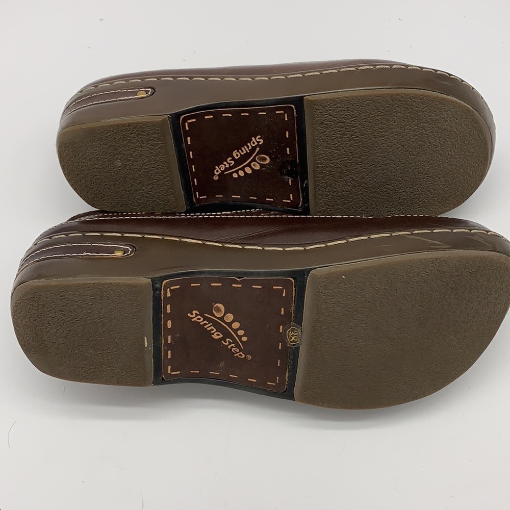 Spring Step brown closed back clogs - Picture 9 of 11